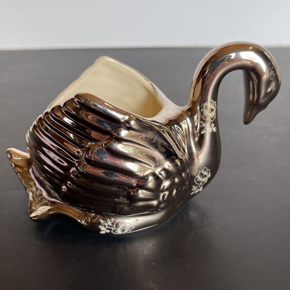 Vintage Weeping Swan with Platinum 22kt Overlay - Picture 1 of 10